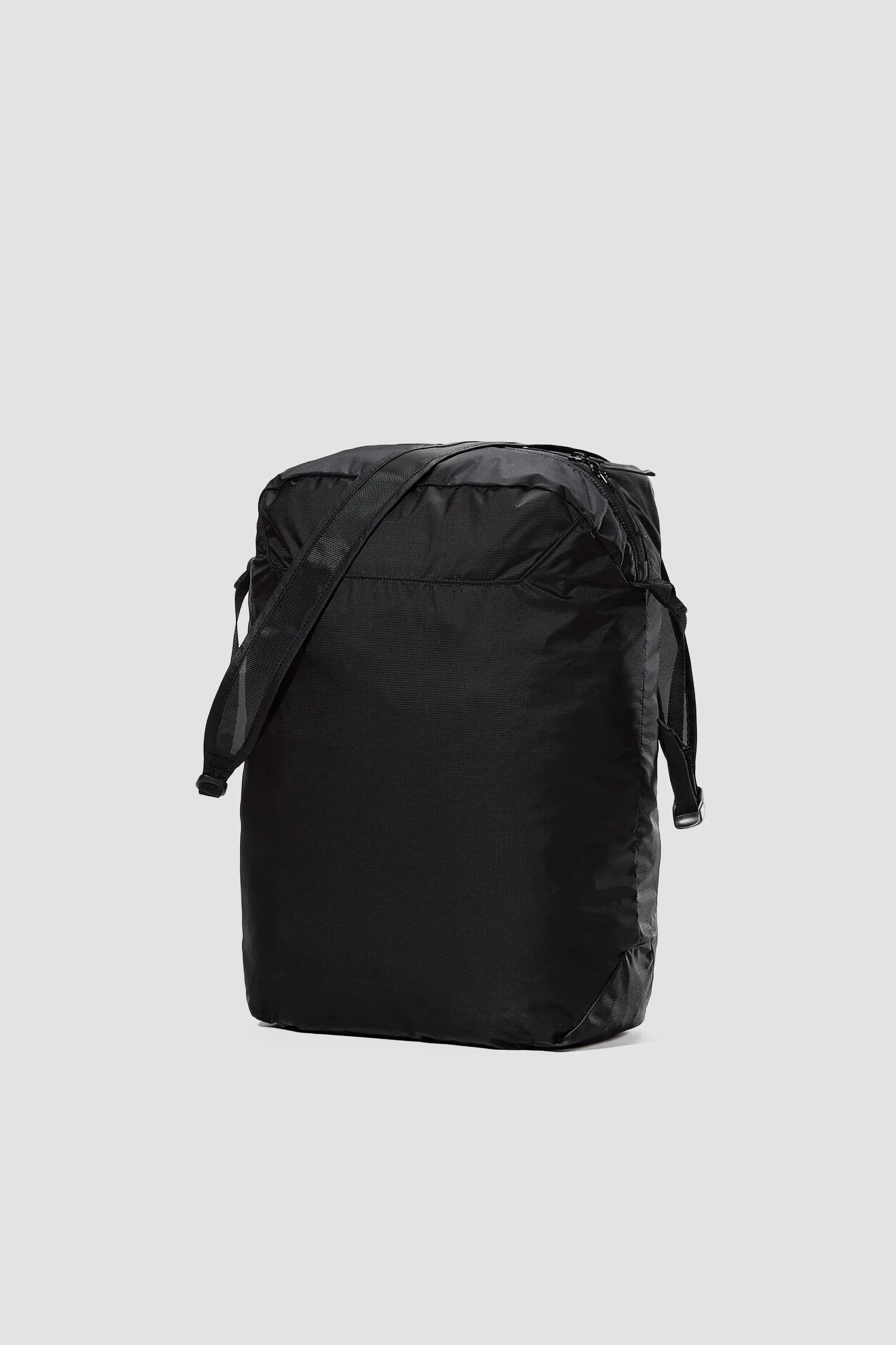 Arc'teryx Unisex Heliad 12 Tote in Black