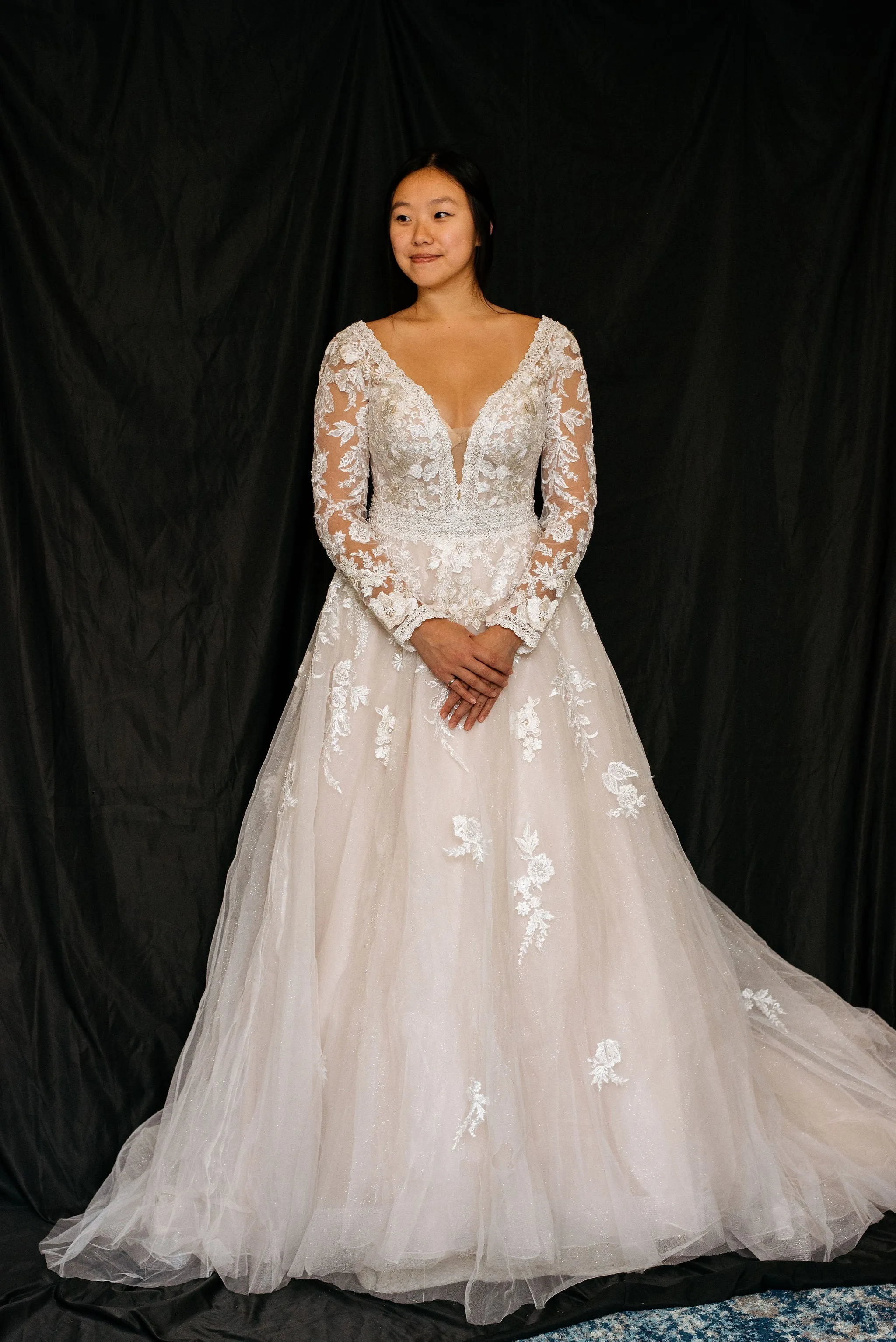 Brand New! Dress 910: Maggie Sottero "Raphael" waist 30