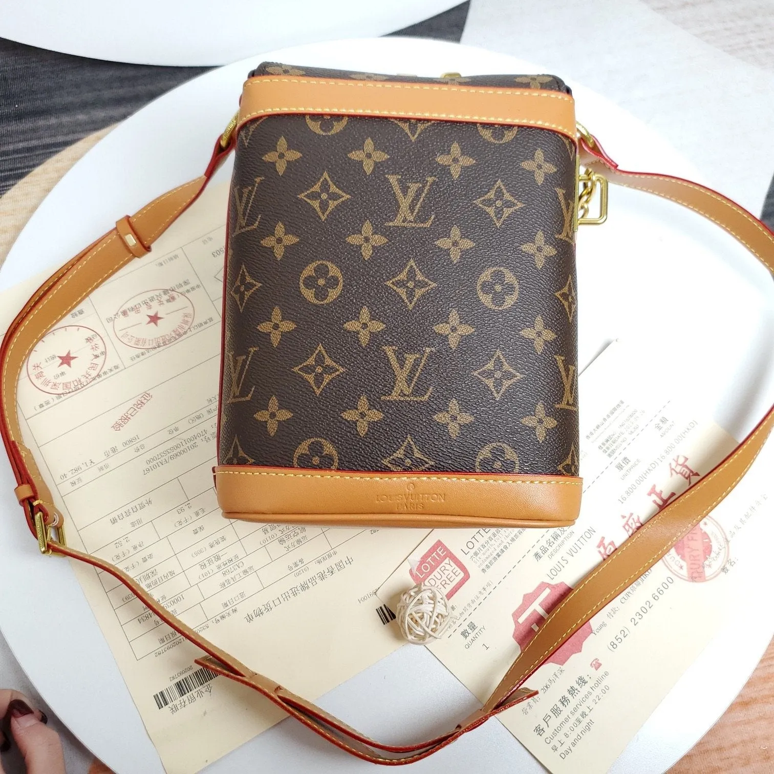 Designer Handbags LN 221