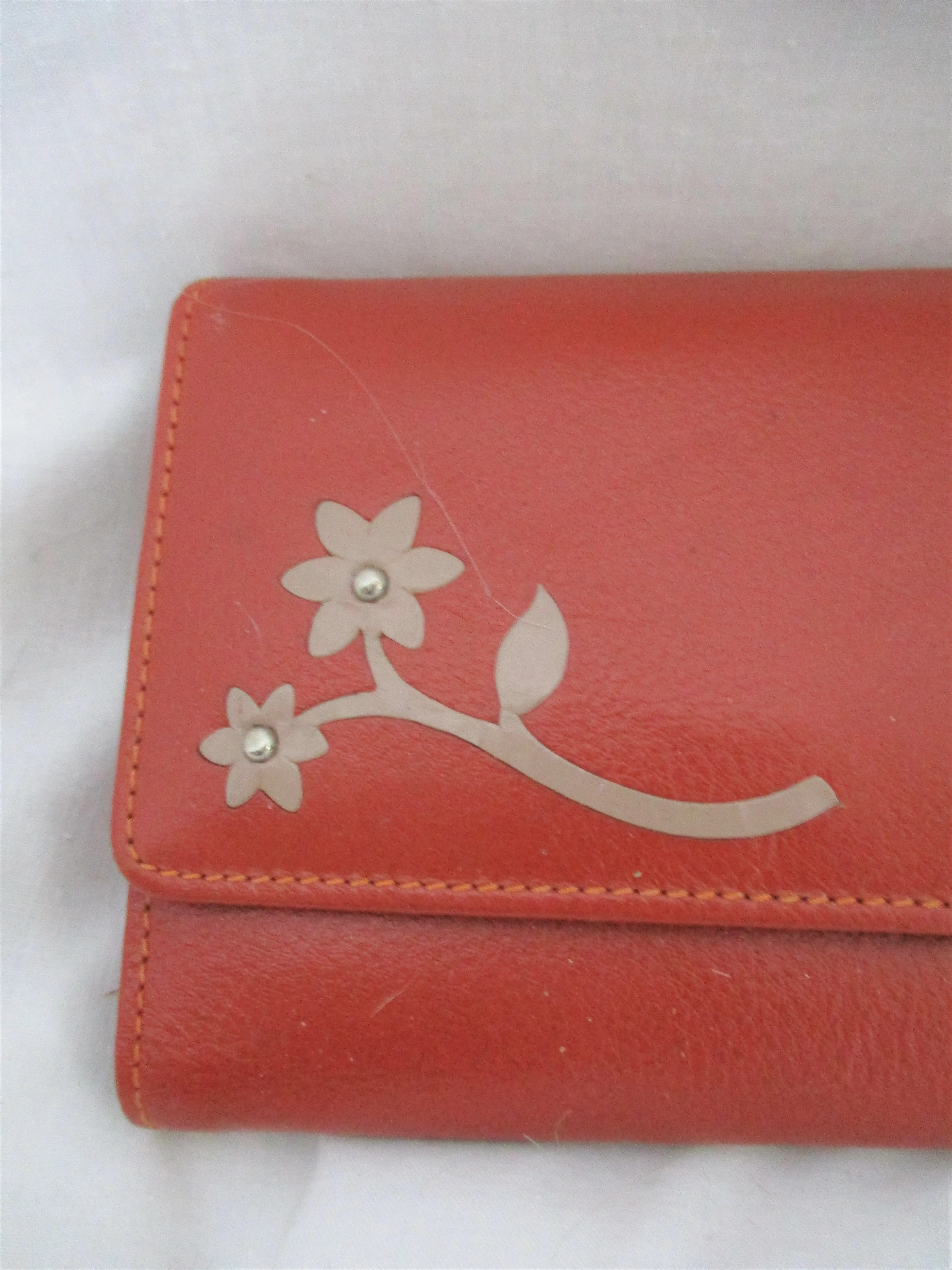 NEW LFP CUEROS LEATHER change purse Wallet Organizer FLORAL RED BROWN