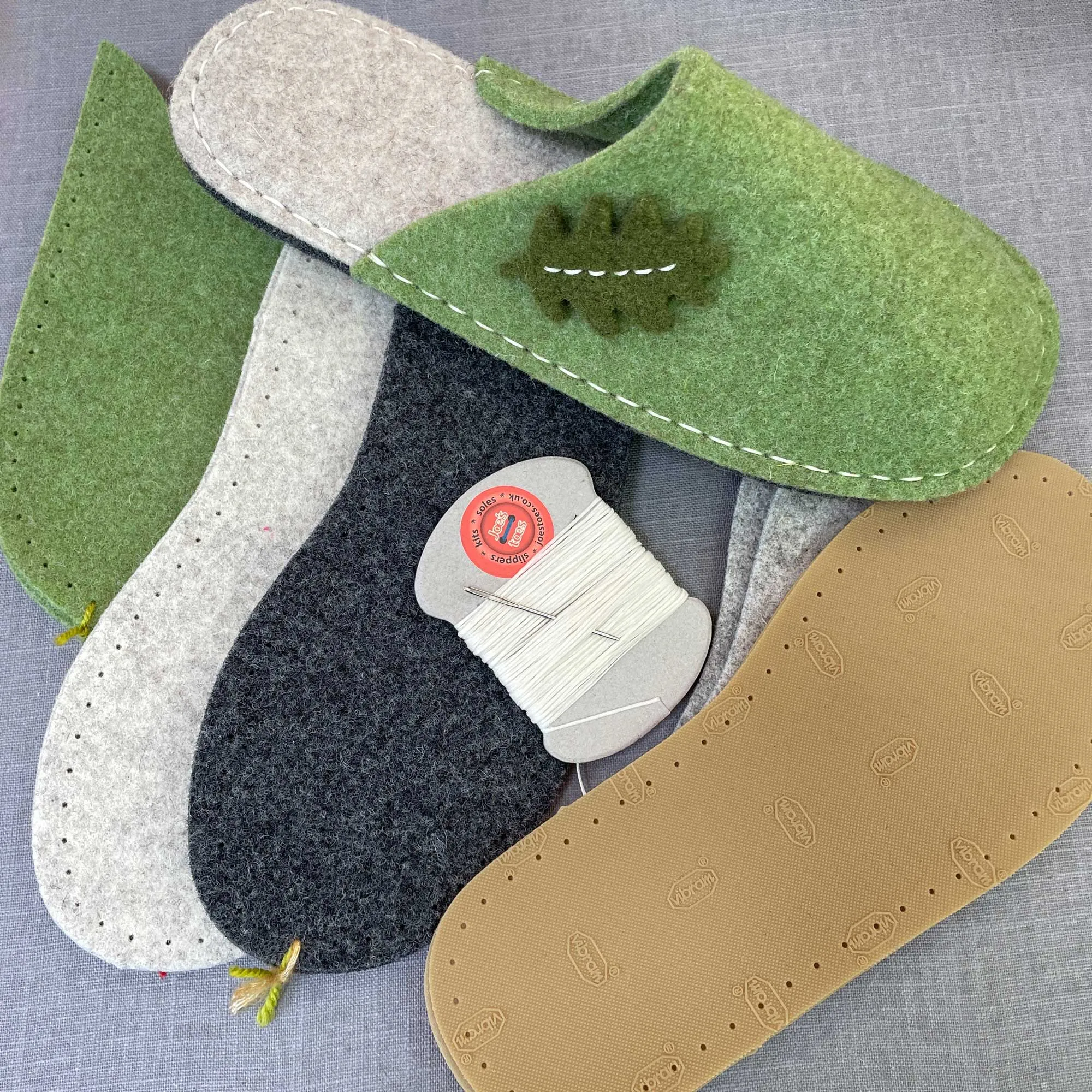 Oak Leaf Felt Slipper Kit