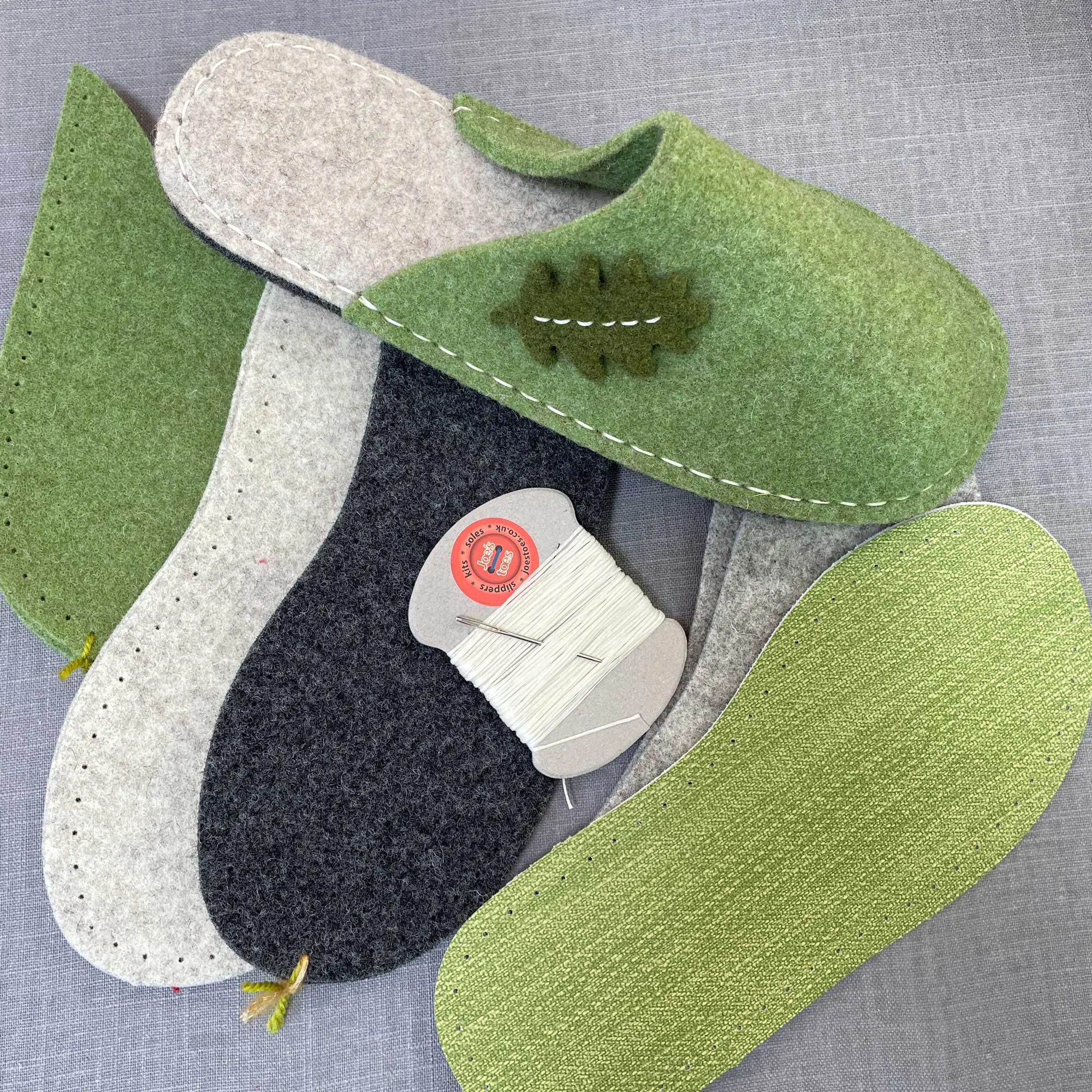 Oak Leaf Felt Slipper Kit