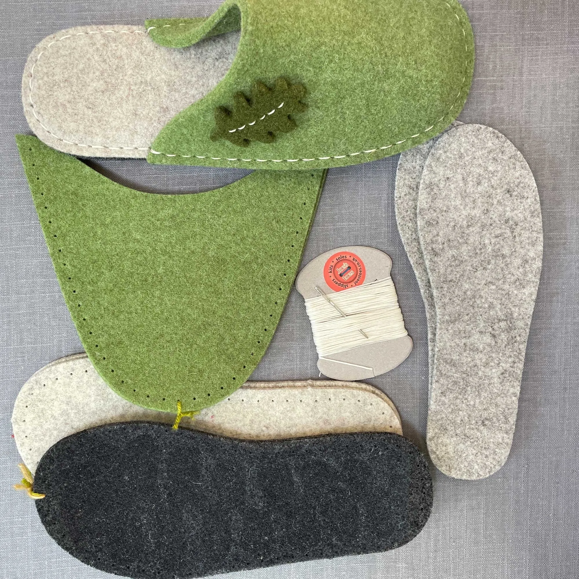 Oak Leaf Felt Slipper Kit