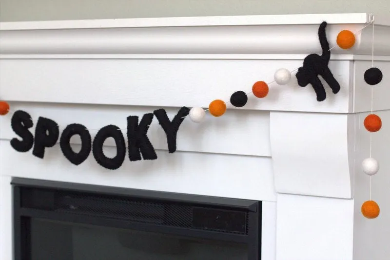 SPOOKY Halloween Black Cat Felt Garland- Orange & Black