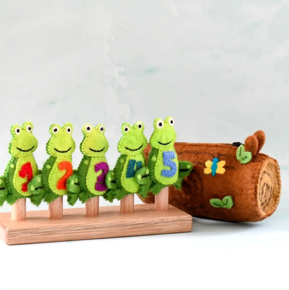 Tara Treasures | 5 Little Speckled Frogs With Log Bag Finger Puppet Set