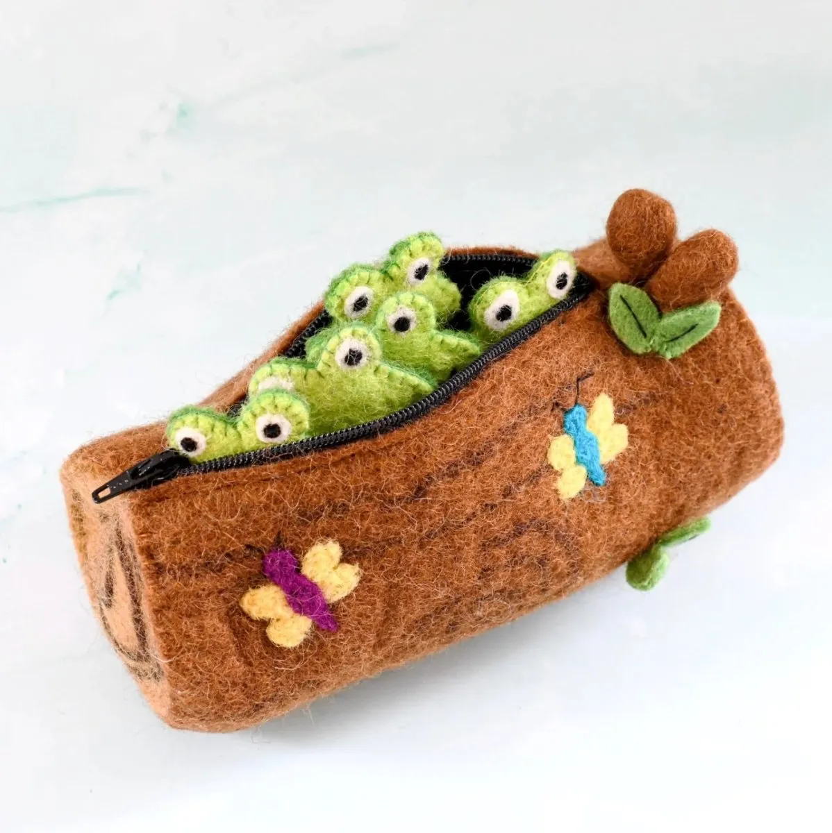 Tara Treasures | 5 Little Speckled Frogs With Log Bag Finger Puppet Set