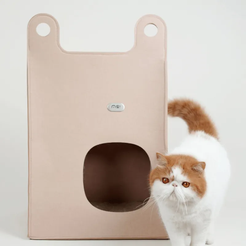 Tote Bag Style Cat Bed And Scratcher